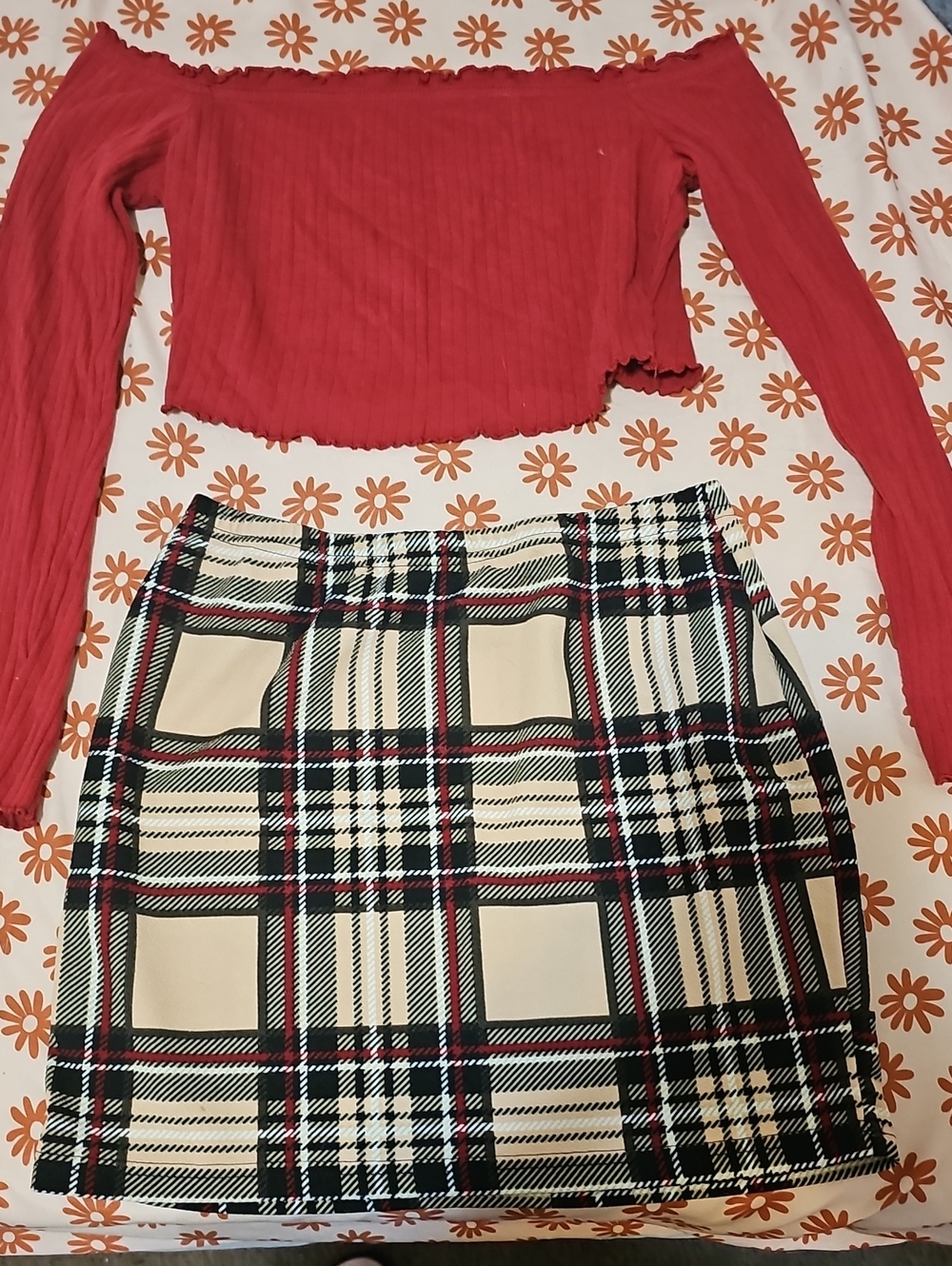 SHEIN Beige Plaid Mini Skirt with Black & Red Accents